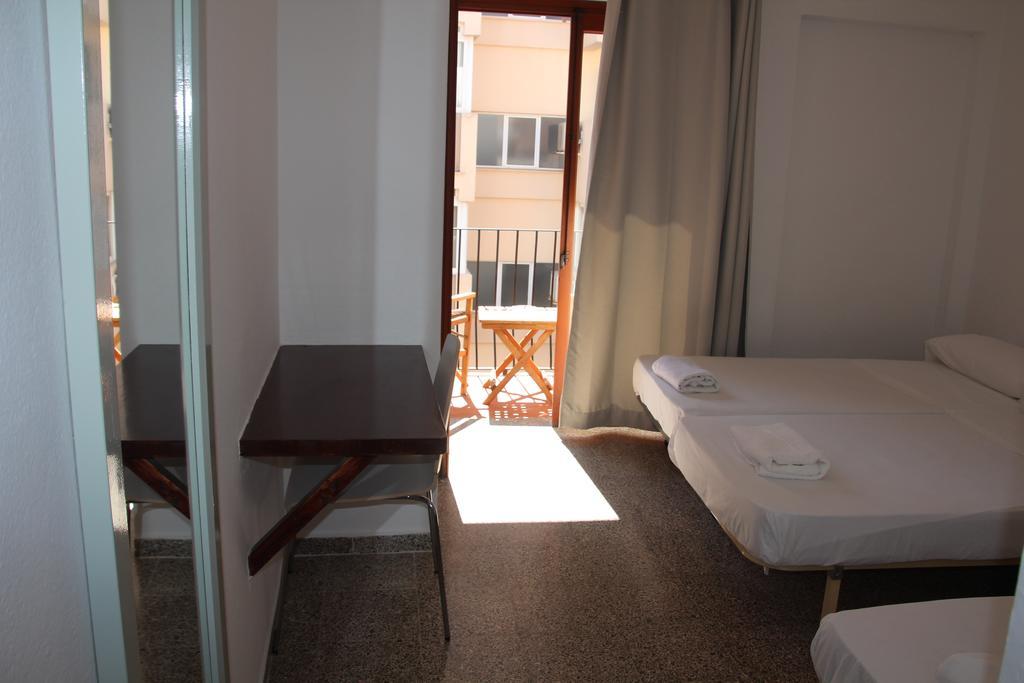 איביזה העיר Hostal Las Nieves מראה חיצוני תמונה